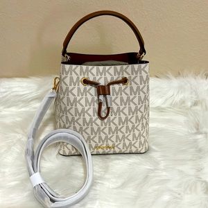 Authentic Michael Kors Medium Suri Logo Crossbody Bag Bucket Signature